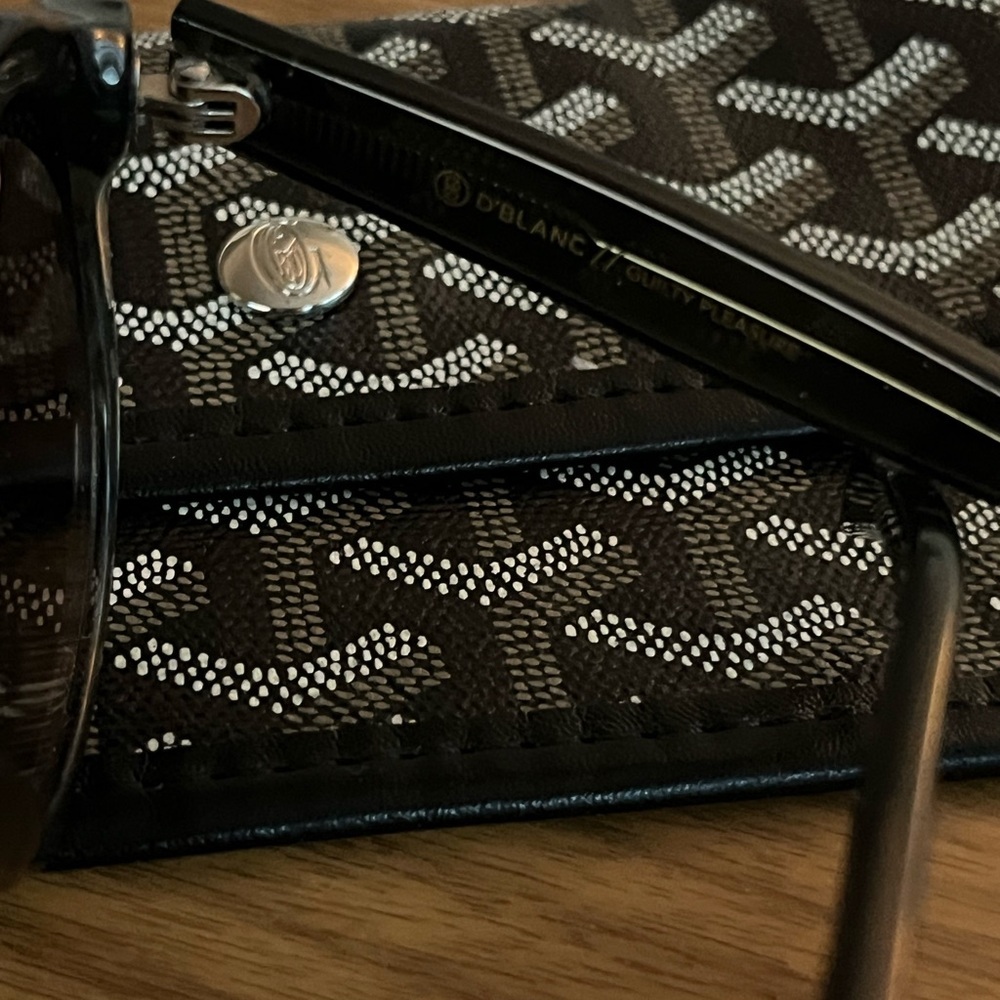 2 pairs of sunglasses 🕶️ banana republic & Dblanc - Picture 2 of 7